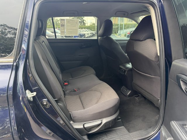 Used 2022 Toyota Highlander LE FWD image 15