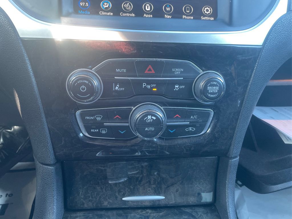 Used 2018 Chrysler 300 Limited w/ Safetytec Plus Group AWD/4WD image 27
