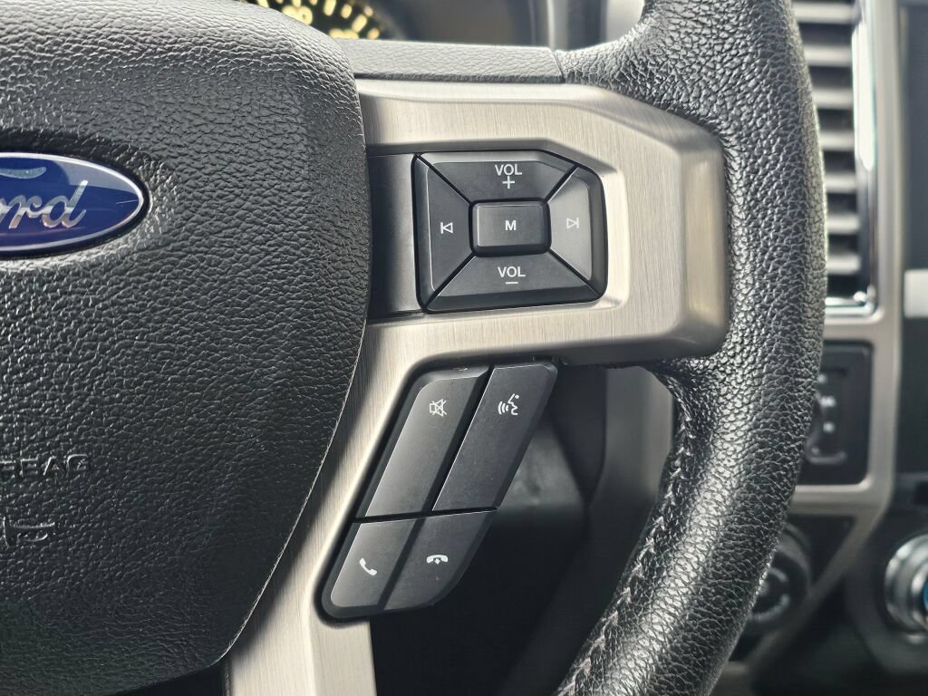Used 2016 Ford F150 Platinum w/ Equipment Group 701A Luxury AWD/4WD image 26