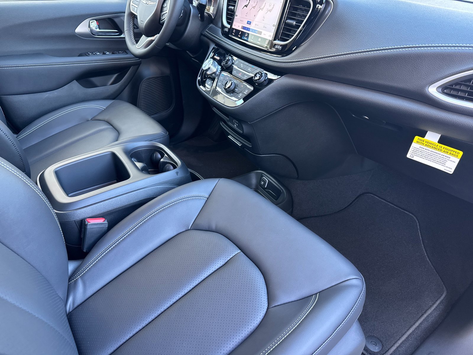 New 2026 Chrysler Pacifica Select image 17