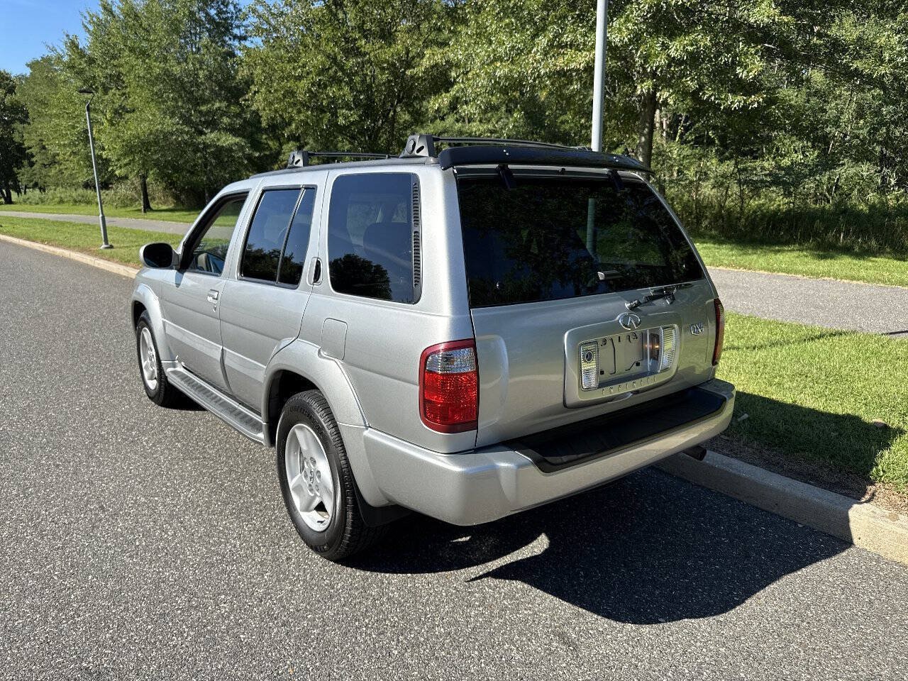 Used 2002 INFINITI QX4 4WD image 2