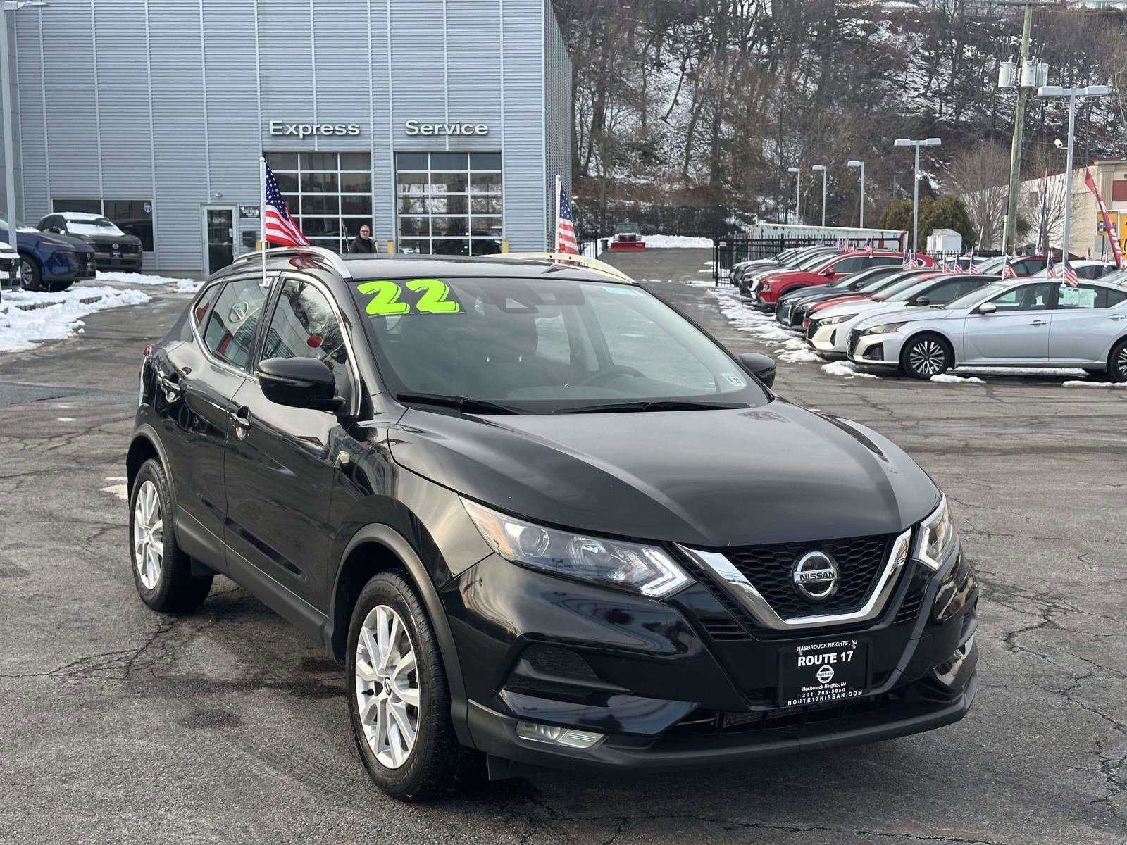 Used 2022 Nissan Rogue Sport SV image 1