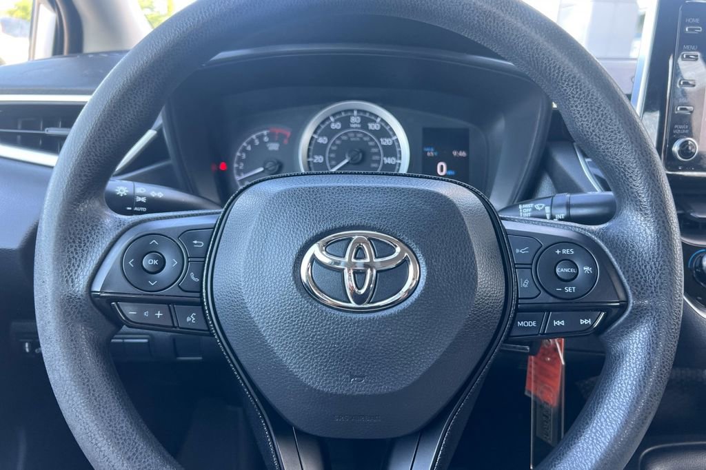Used 2020 Toyota Corolla LE FWD image 23
