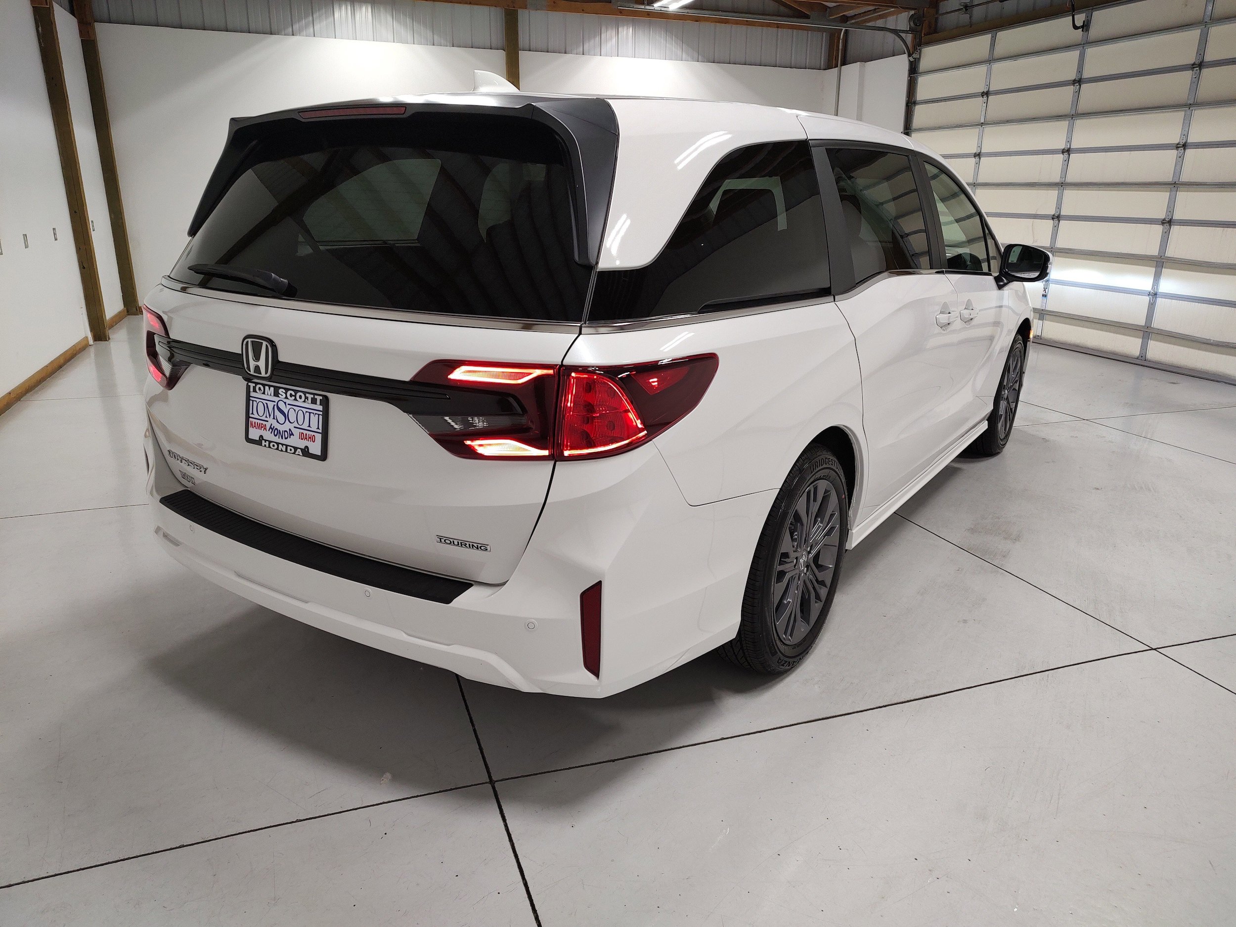 New 2026 Honda Odyssey Touring image 14