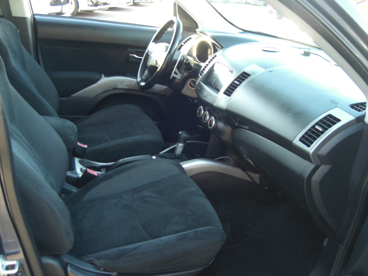 Used 2008 Mitsubishi Outlander XLS image 16