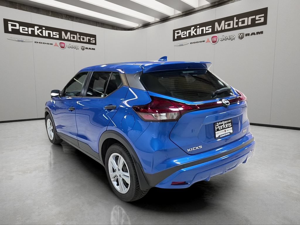 Used 2022 Nissan Kicks S w/ Interior Electronics Package FWD image 3
