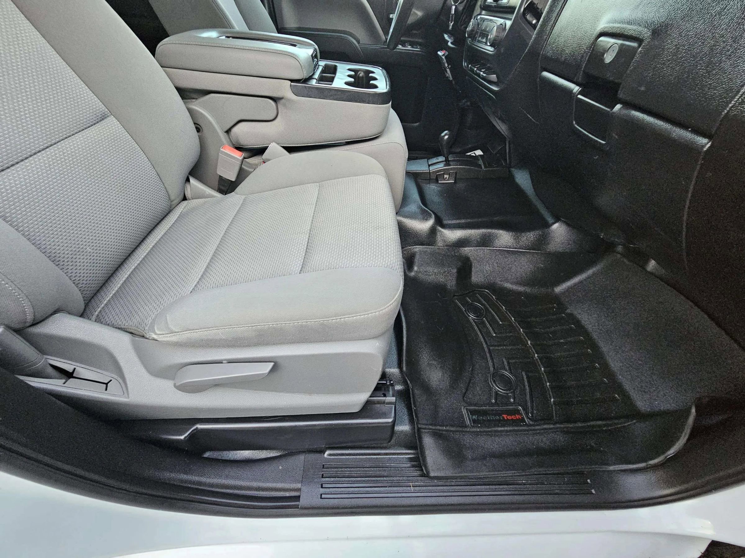 Used 2018 Chevrolet Silverado 1500 Custom w/ Trailering Package image 15