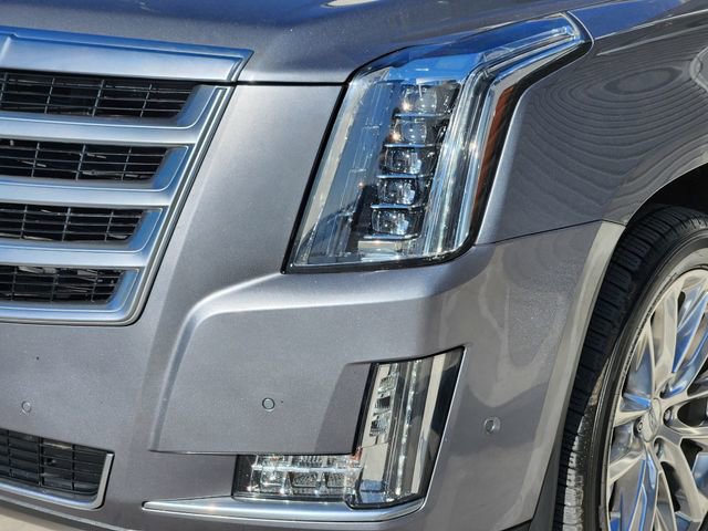 Used 2019 Cadillac Escalade ESV Premium Luxury image 9