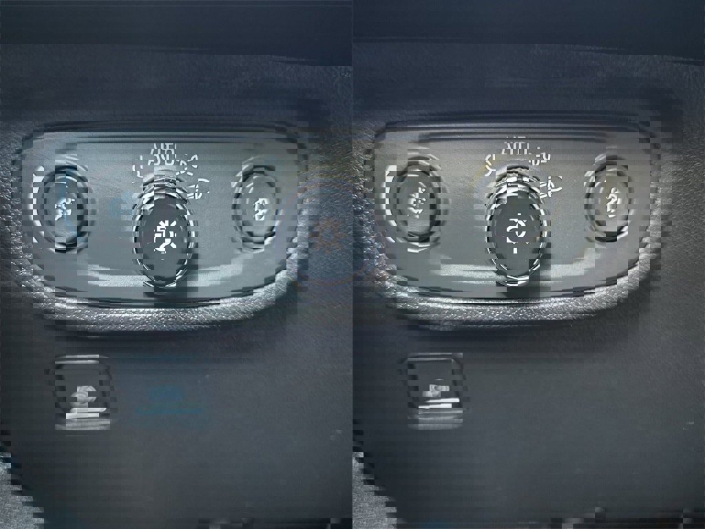 Used 2020 GMC Terrain SLT image 25