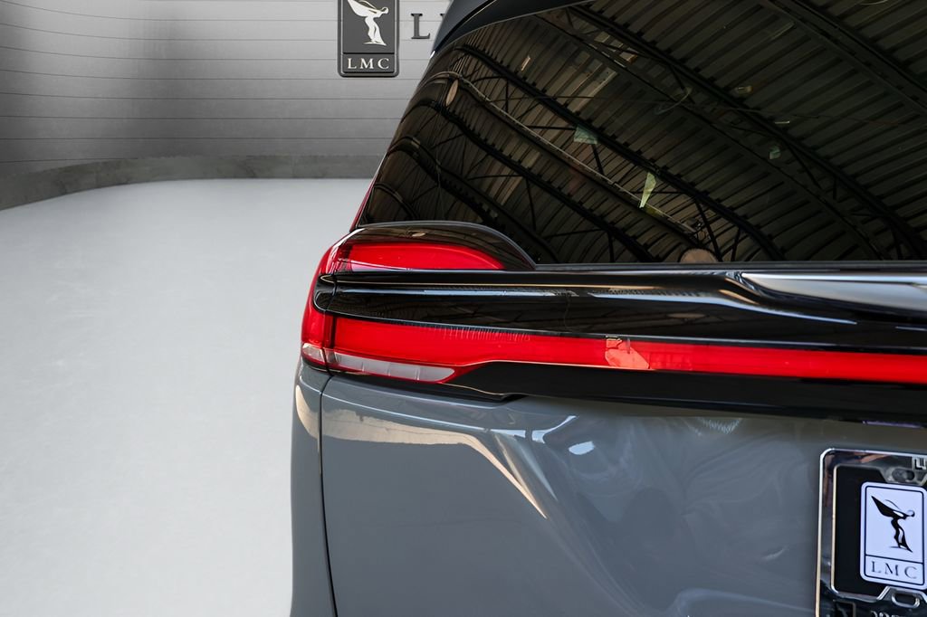 Used 2025 Chrysler Pacifica Select image 16