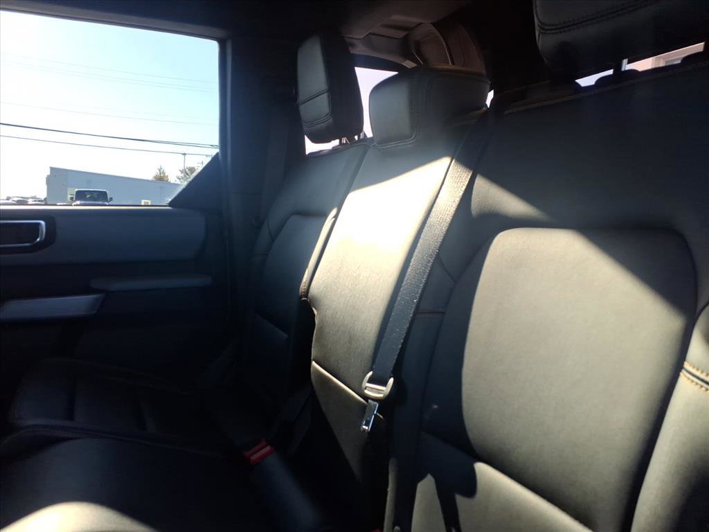 Used 2023 Ford Bronco Badlands image 11