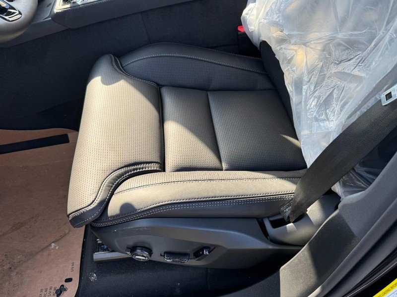 New 2026 Volvo XC90 T8 Ultra w/ Protection Package Premier image 14