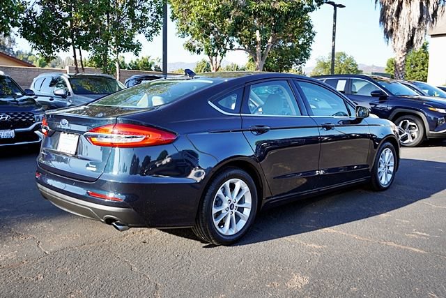 Used 2020 Ford Fusion SE FWD image 8