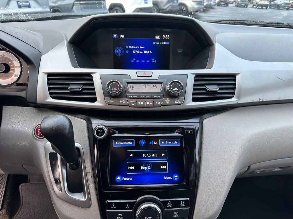 Used 2016 Honda Odyssey SE image 17