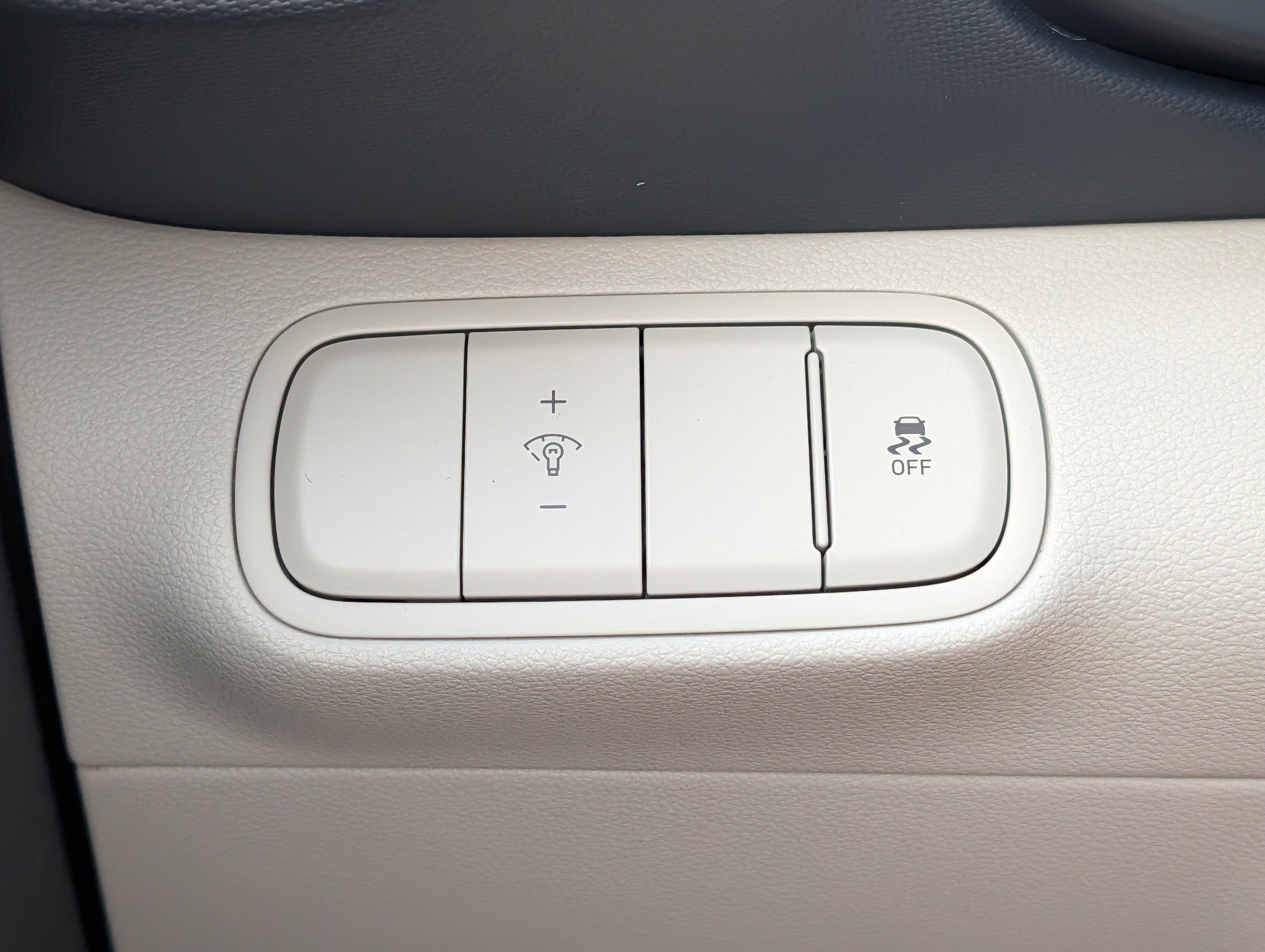 New 2026 Hyundai Venue SEL FWD image 12