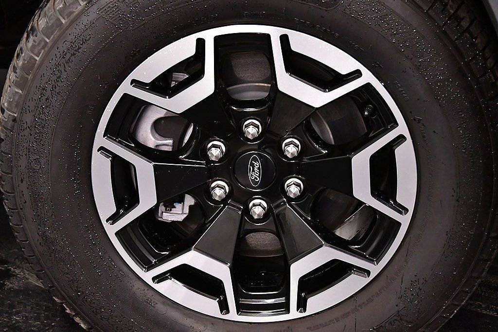 Used 2023 Ford F150 Lightning XLT image 9