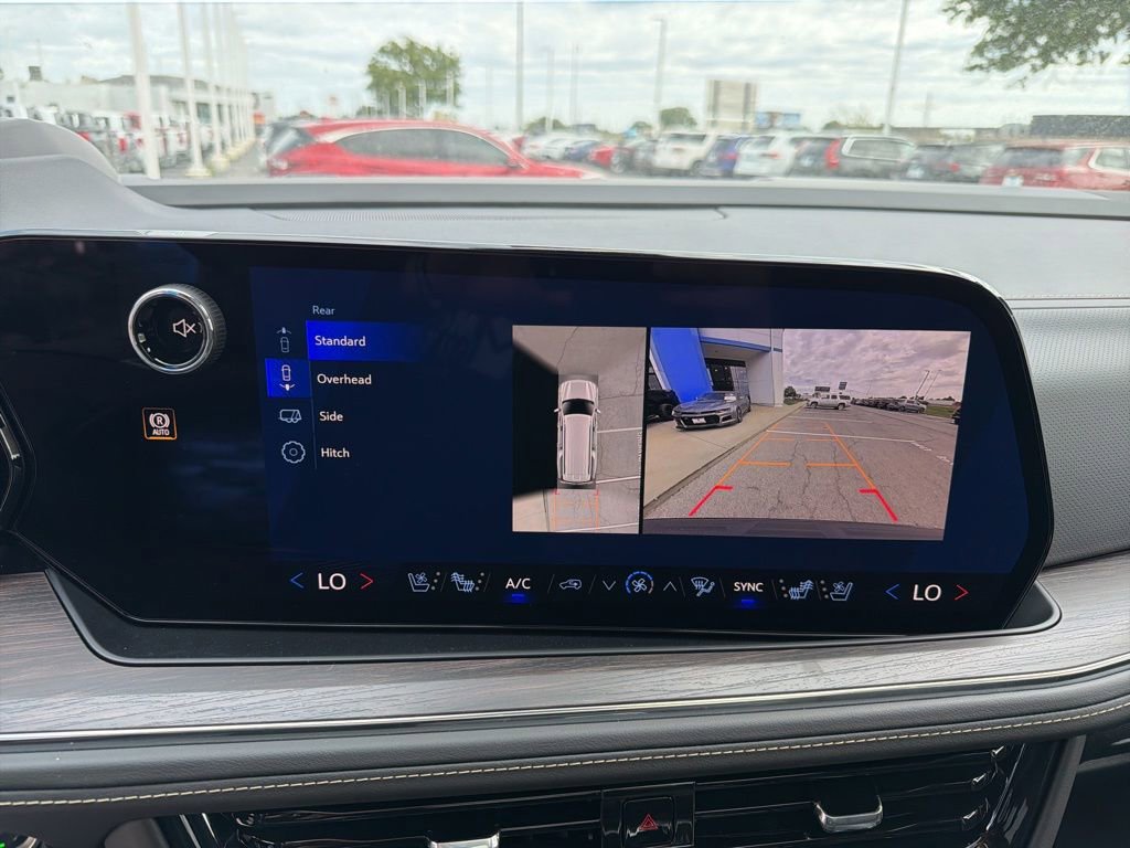 New 2026 Chevrolet Suburban Premier AWD/4WD image 32