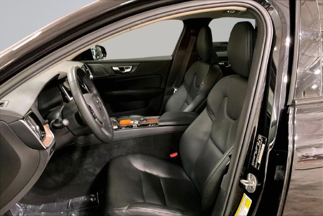 Used 2024 Volvo S60 B5 Plus FWD image 27