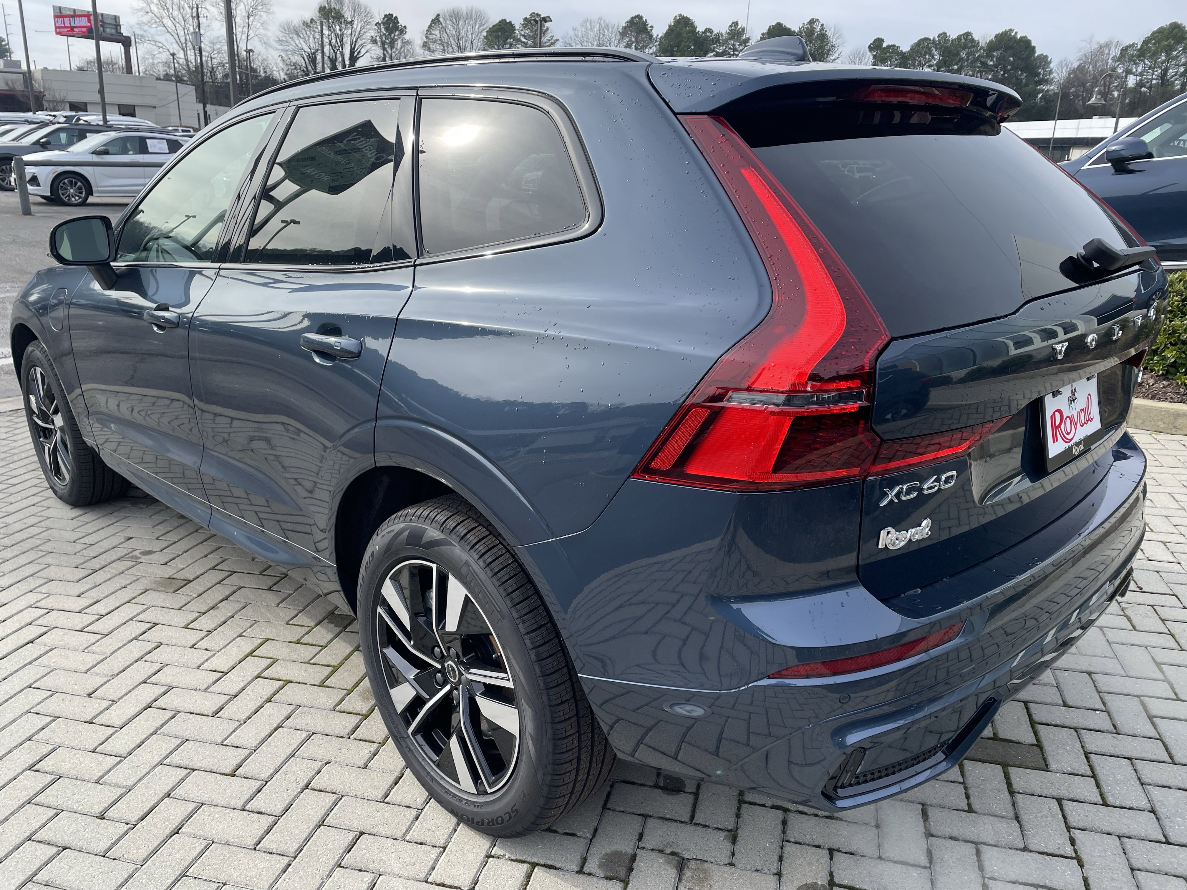 New 2026 Volvo XC60 T8 Core image 6