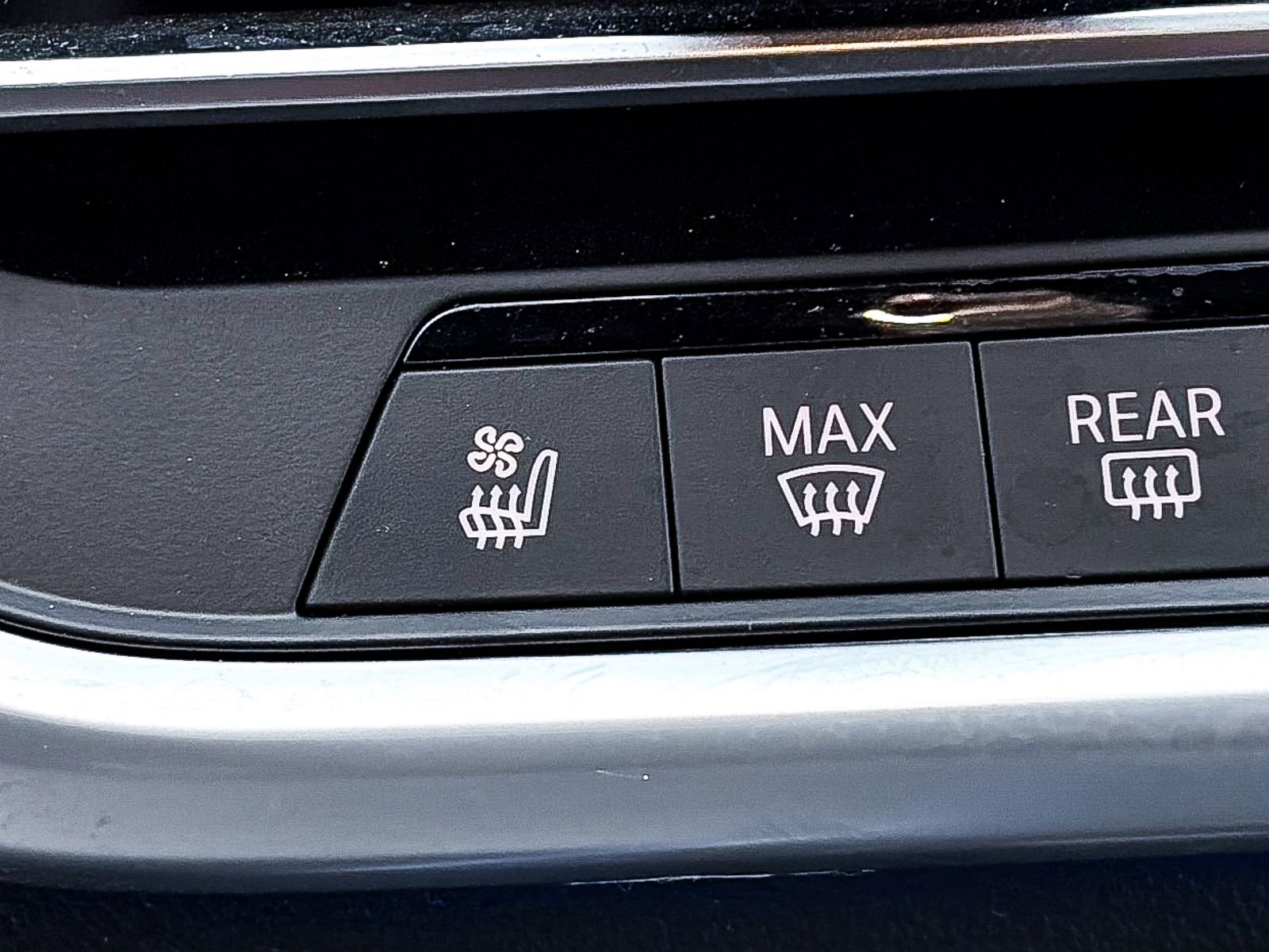 Used 2023 BMW X5 xDrive45e w/ Executive Package image 29