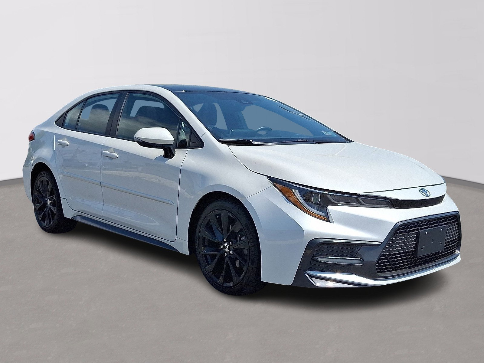Used 2021 Toyota Corolla SE w/ SE Premium Package FWD image 3