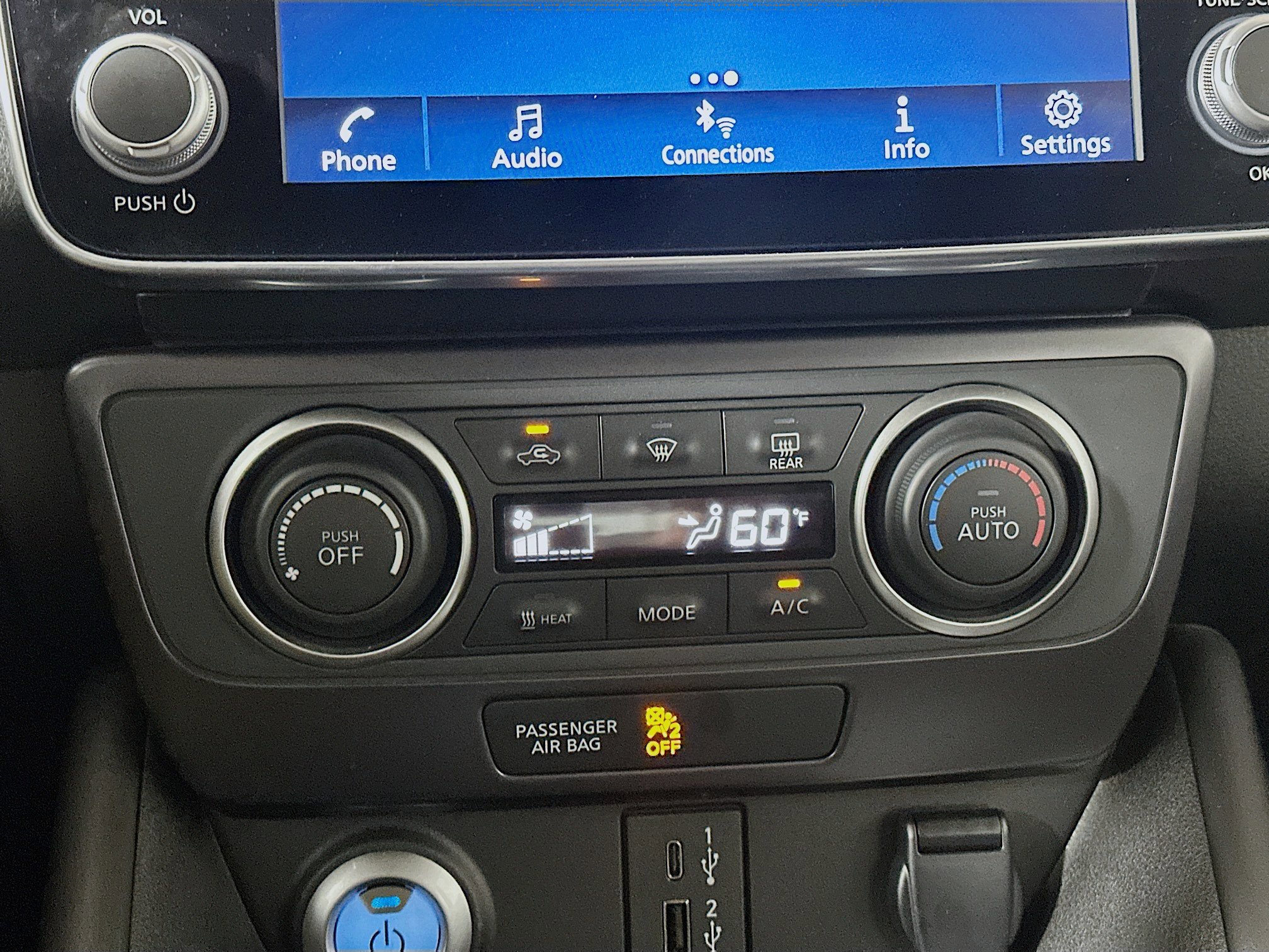 Used 2025 Nissan Leaf S image 23