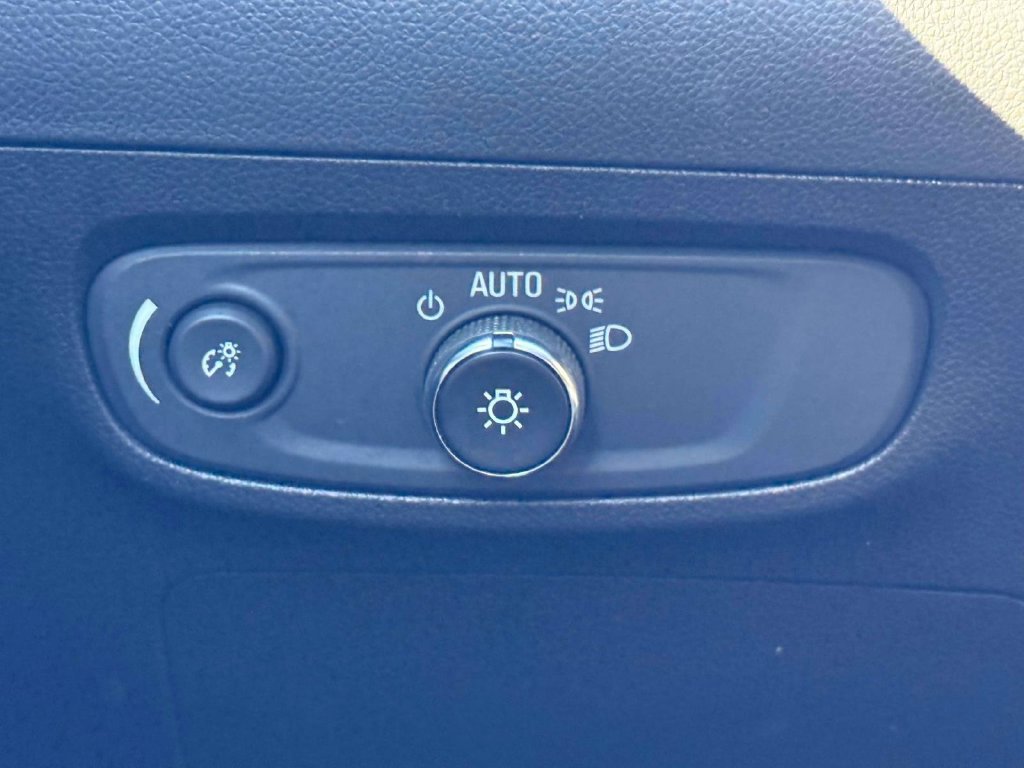 Used 2024 Buick Encore GX Avenir w/ Avenir Convenience Package AWD/4WD image 19