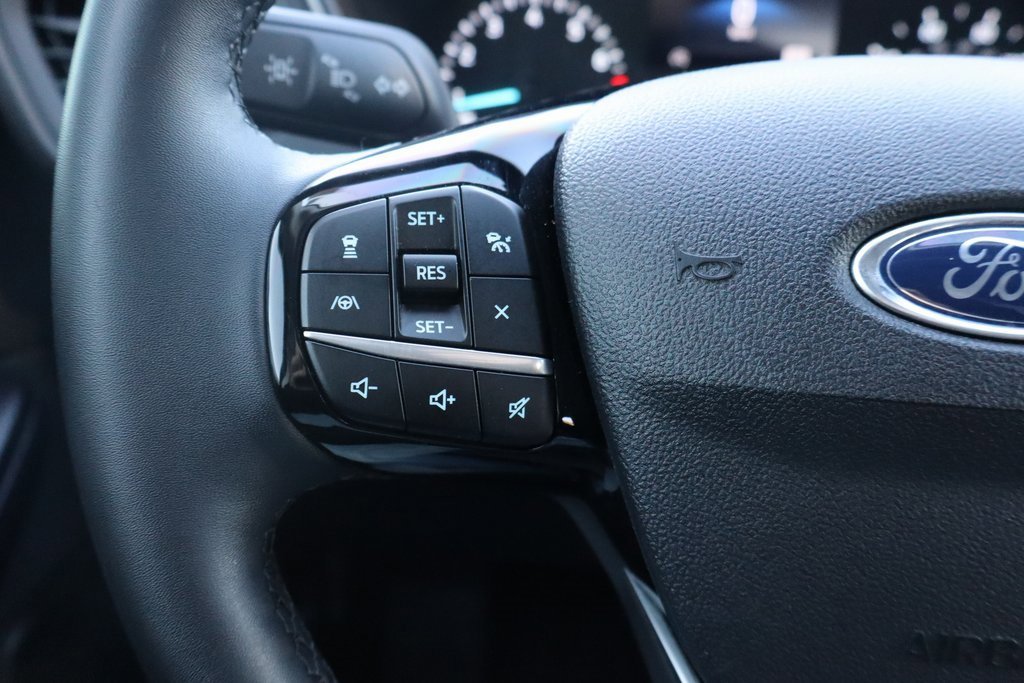 Used 2022 Ford Escape SE w/ SE Sport Appearance Package image 6