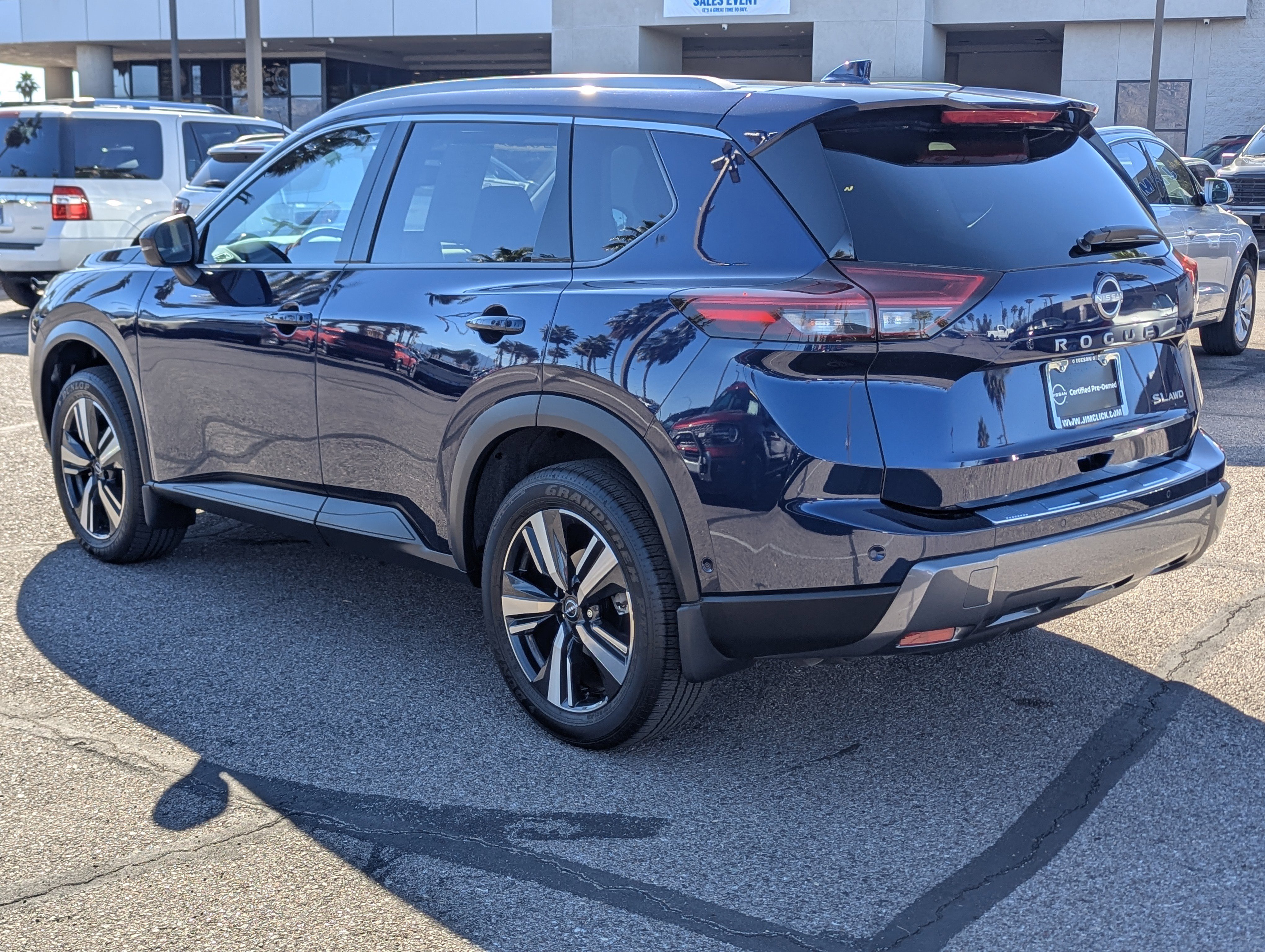 Used 2025 Nissan Rogue SL image 4