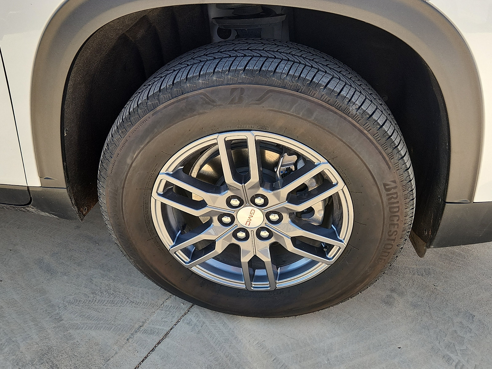 Used 2025 GMC Acadia Elevation w/ LPO, Floor Liner Package FWD image 7