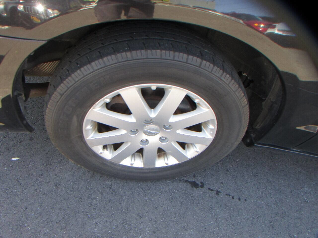 Used 2015 Chrysler Town & Country Touring image 41