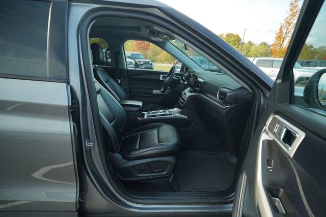 Used 2022 Ford Explorer XLT w/ Equipment Group 202A image 21