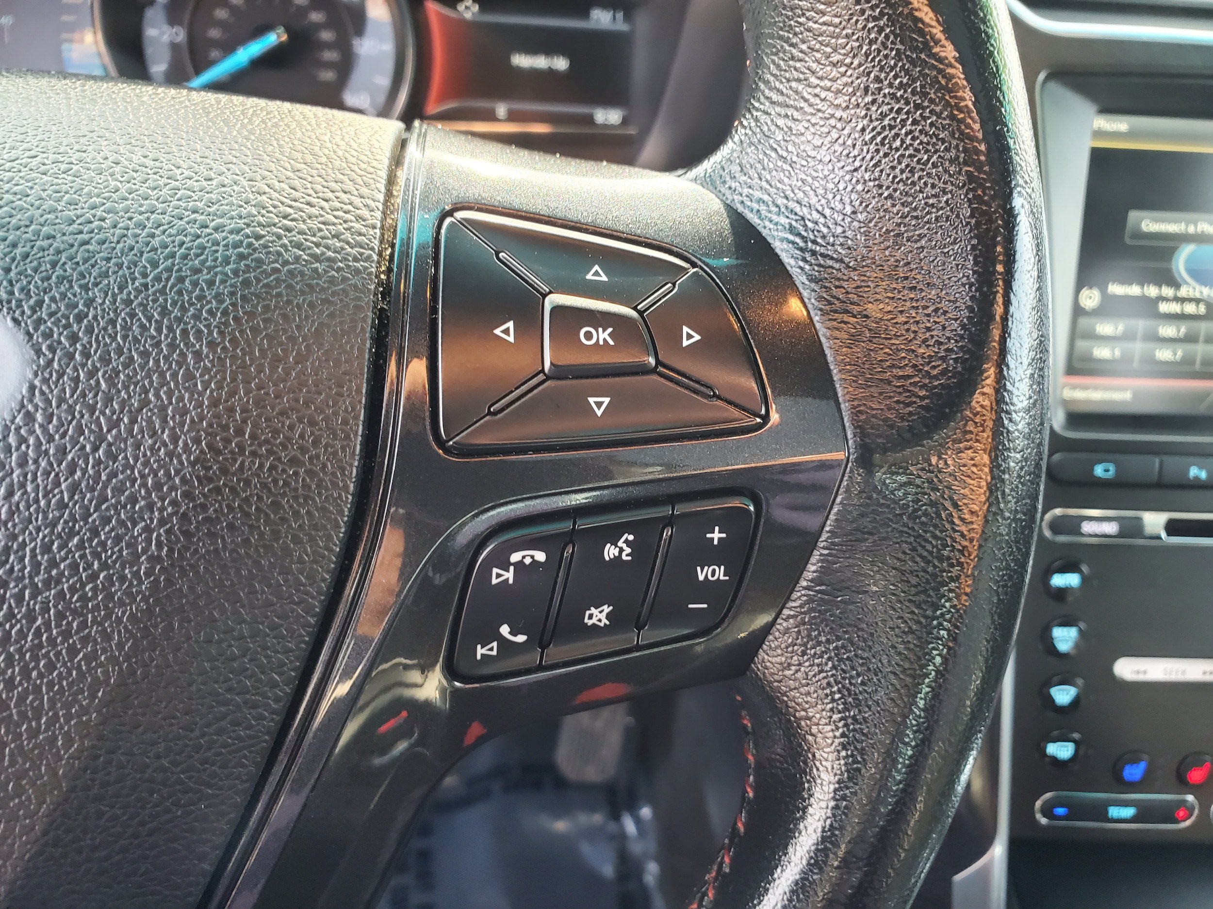Used 2016 Ford Explorer Sport w/ Equipment Group 401A AWD/4WD image 17