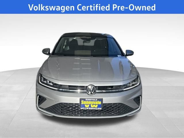 Certified 2025 Volkswagen Jetta SE w/ Sunroof Package image 12