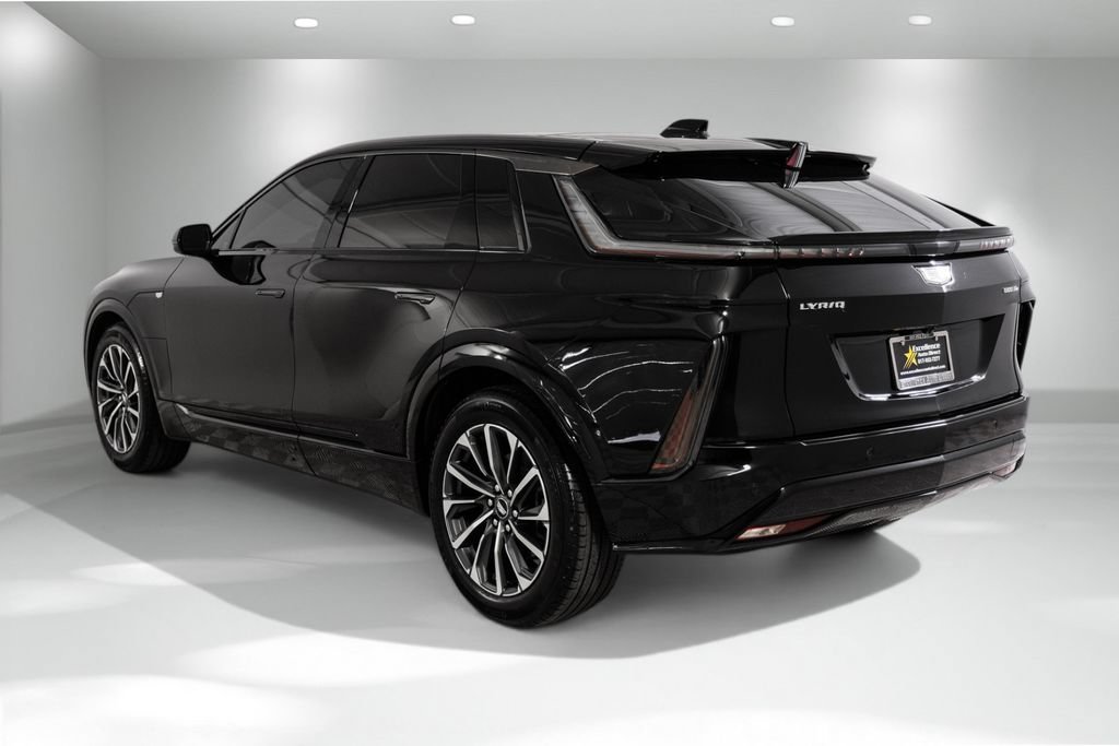 Used 2024 Cadillac Lyriq Sport w/ LPO, Floor Liner Package AWD/4WD image 9