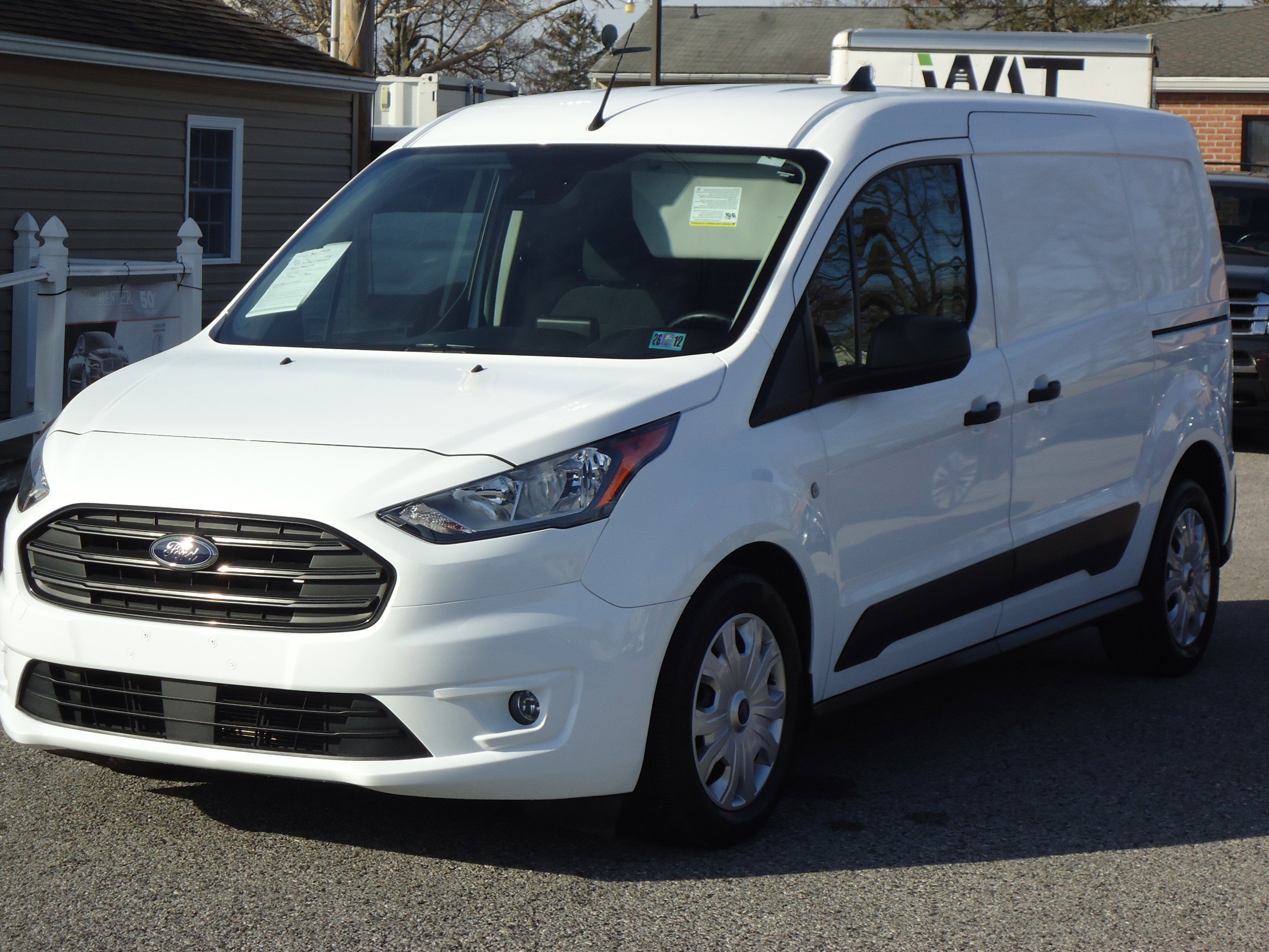 Used 2023 Ford Transit Connect XLT image 7