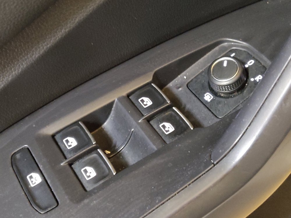 Used 2024 Volkswagen Jetta SE image 27