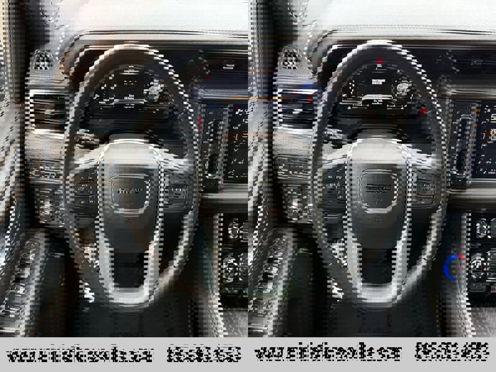 Used 2022 GMC Yukon XL Denali w/ Denali Premium Package image 18