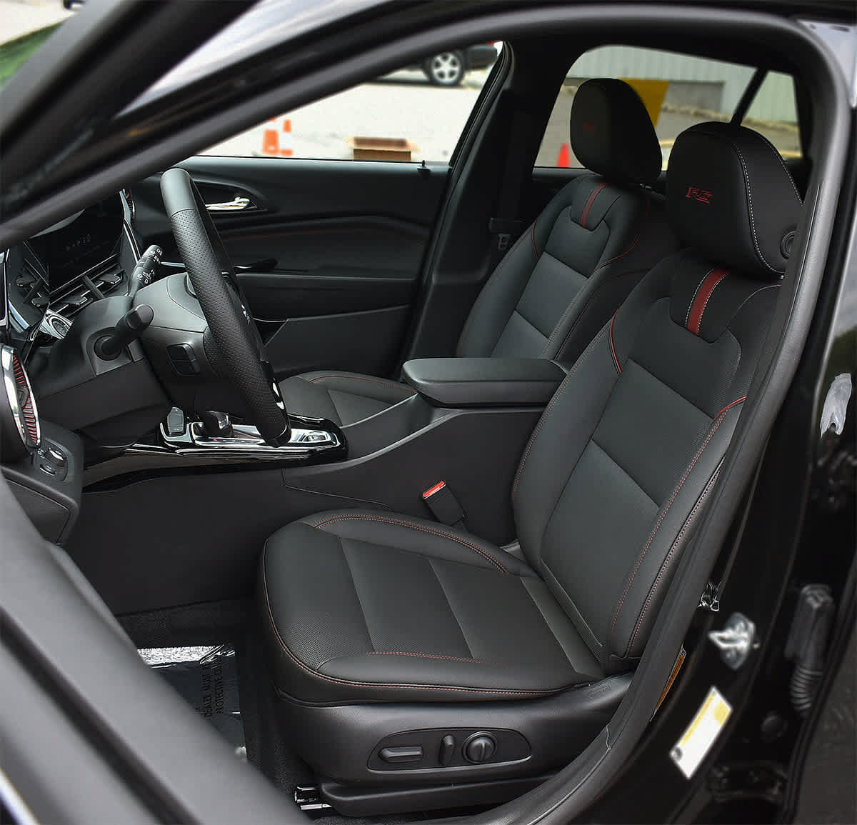 New 2026 Chevrolet Trax RS w/ Driver Confidence Package FWD image 10