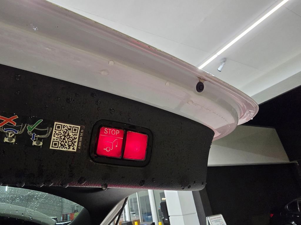 Used 2025 Mercedes-Benz GLC 300 4MATIC w/ AMG Line image 40