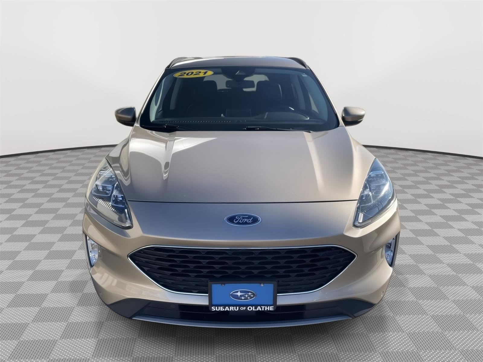 Used 2021 Ford Escape Titanium w/ Class II Trailer Tow Package image 2