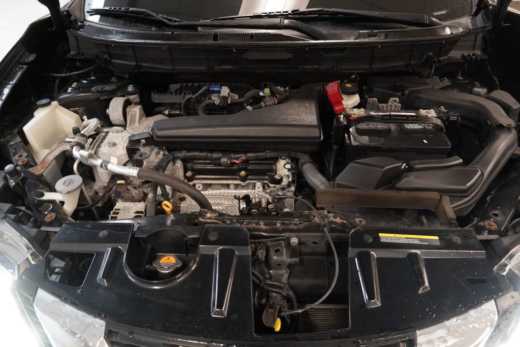 Used 2017 Nissan Rogue SV image 38