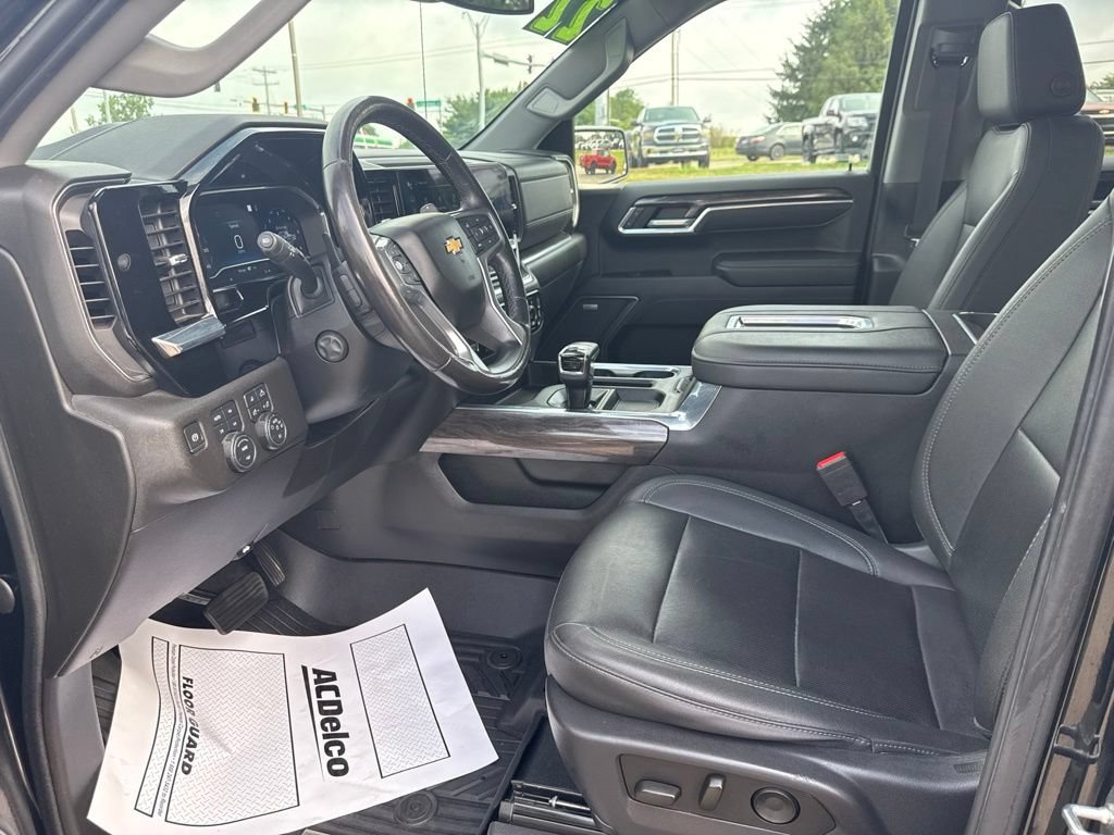 Used 2022 Chevrolet Silverado 1500 LTZ AWD/4WD image 10