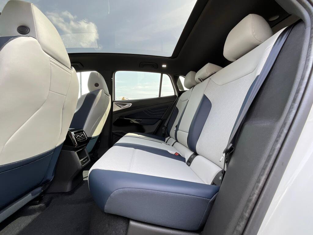 New 2026 Volkswagen ID.4 Pro S AWD/4WD image 13