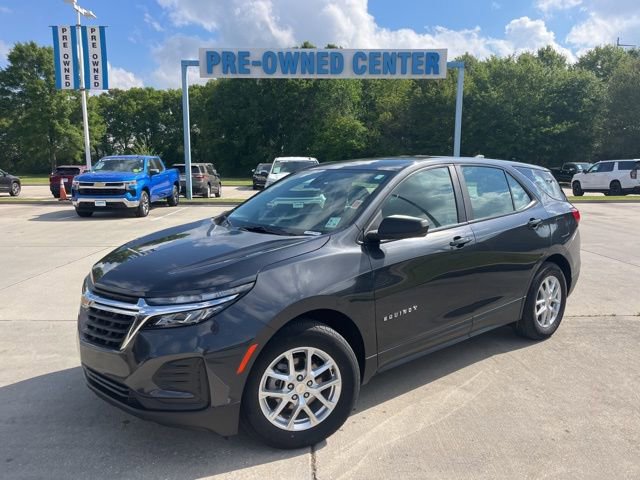 Used 2022 Chevrolet Equinox LS w/ Driver Confidence II Package image 2