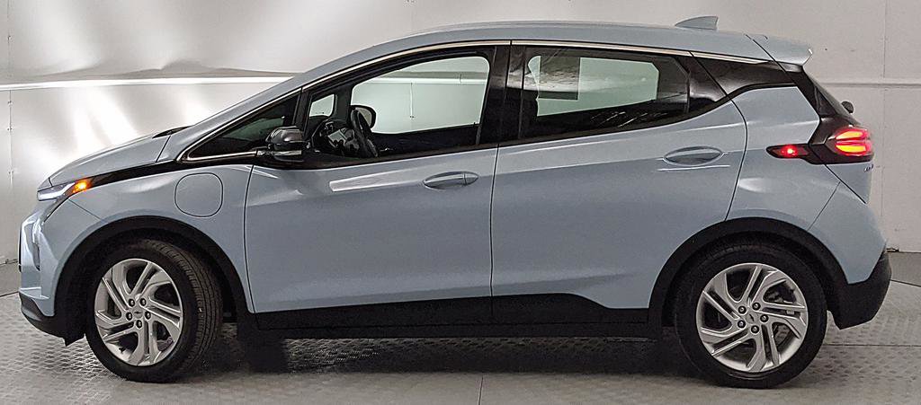 Used 2022 Chevrolet Bolt LT FWD image 5