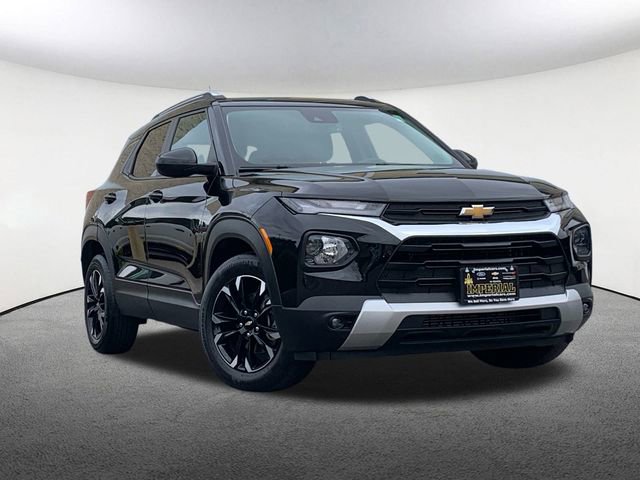 Used 2023 Chevrolet TrailBlazer LT w/ Convenience Package image 2