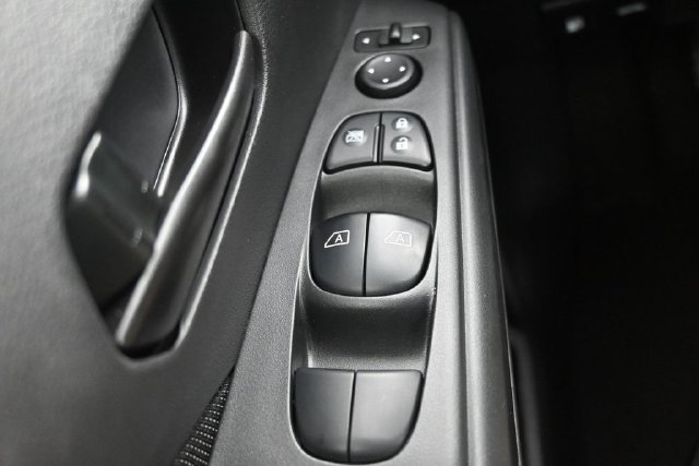 Certified 2025 Nissan Kicks Play S FWD image 16