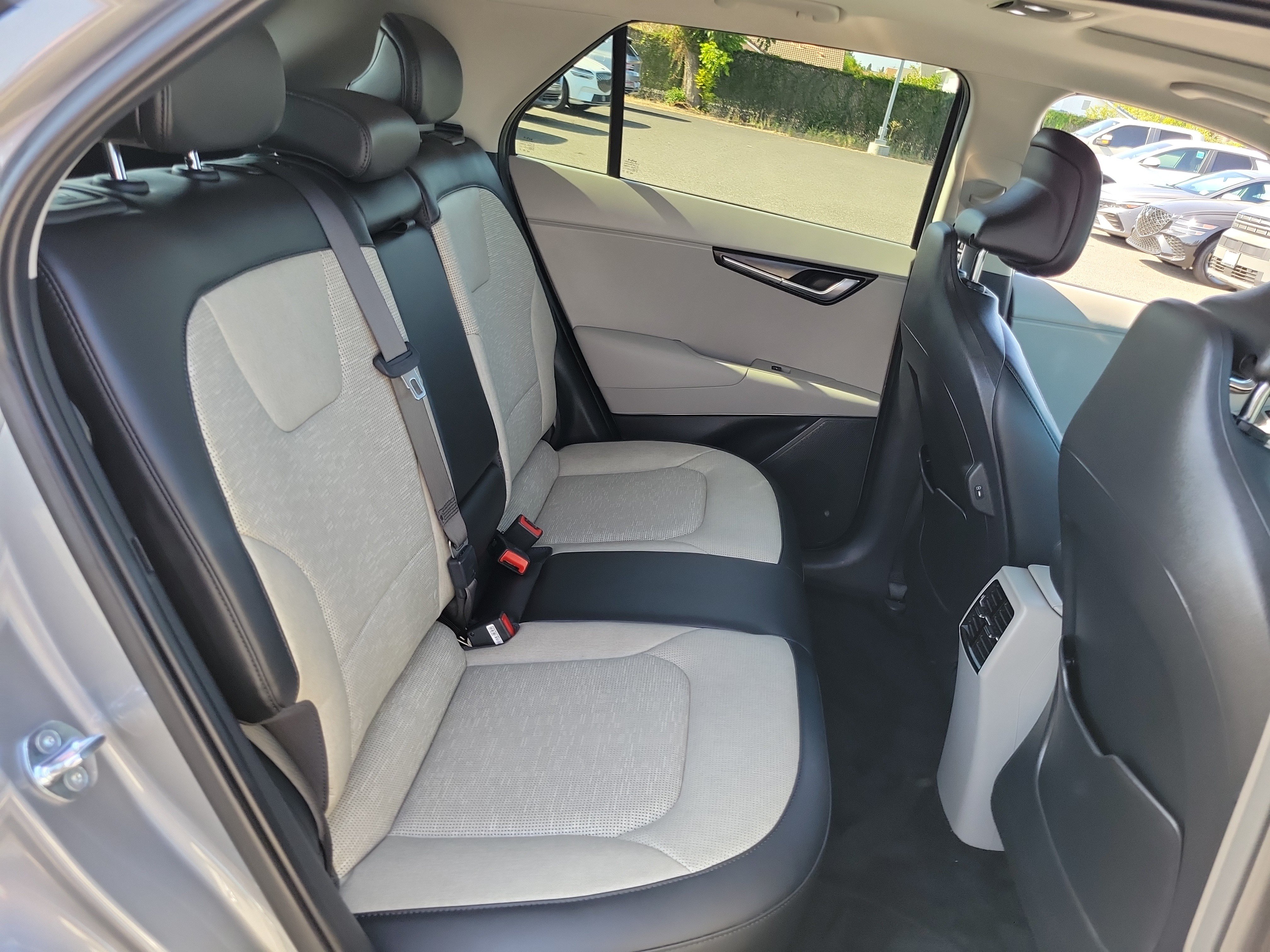 Used 2023 Kia Niro Wave FWD image 24