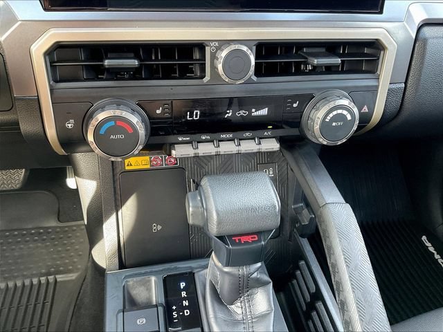 Used 2025 Toyota Tacoma TRD Off-Road w/ TRD Off Road Upgrade Package AWD/4WD image 18